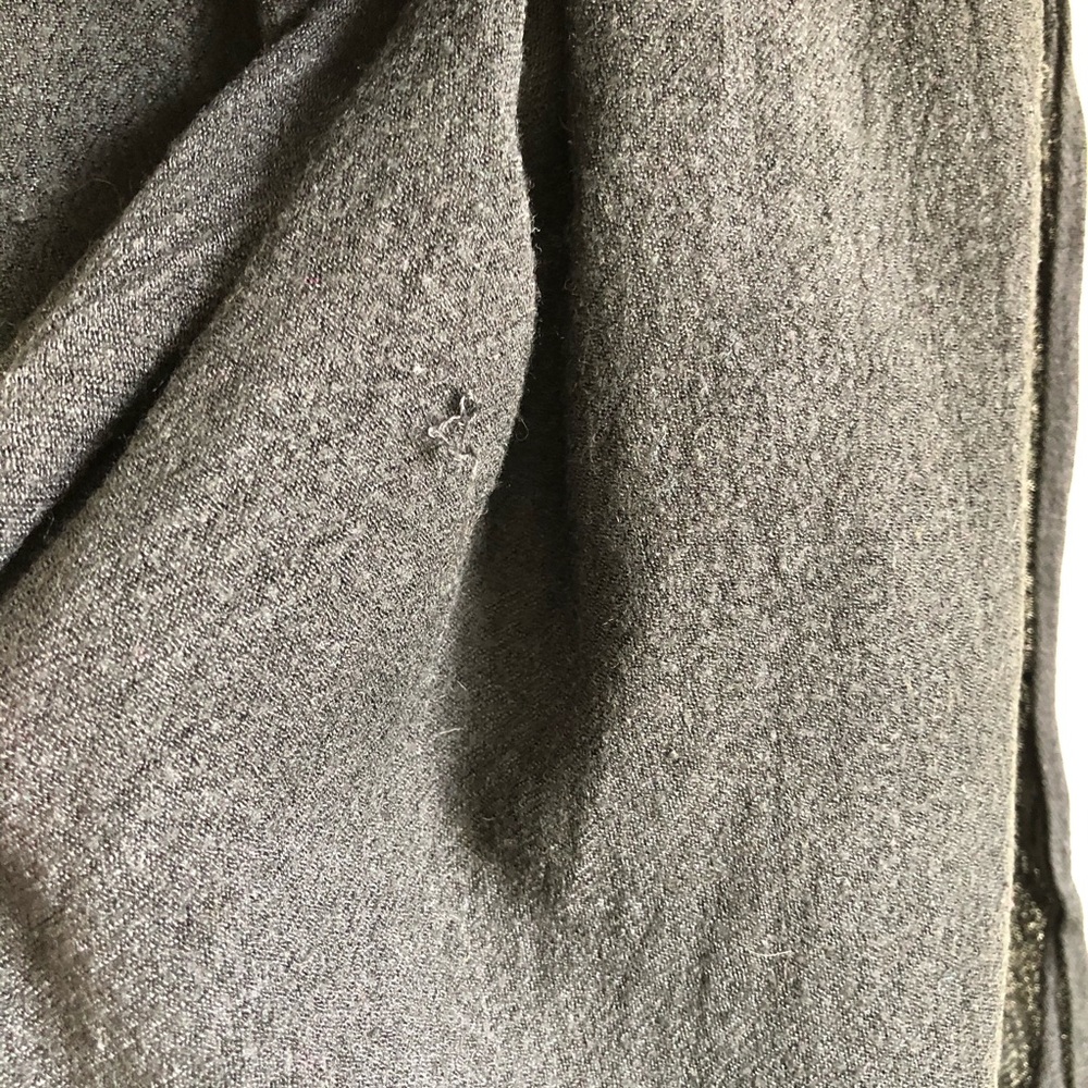 FREE🌿Basic black fringe rectangular scarf - Picture 5 of 6